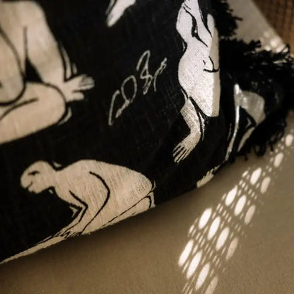 CUSHION lazy days black